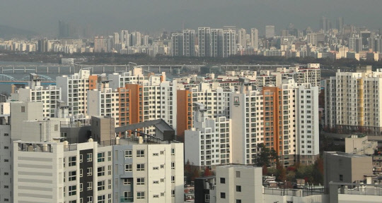 사진은 이달 서울 첫 후분양 단지가 들어서는 서울 동작구 일대 전경. <연합뉴스>